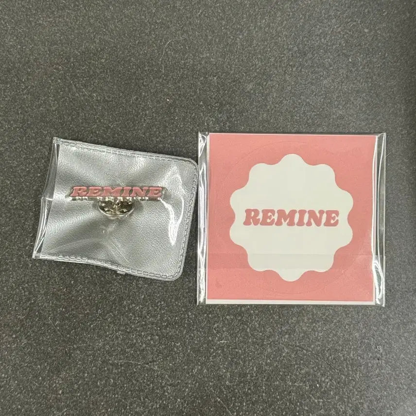 [BUNJANG] Resene Remind Badge + Sticker (Sealed) / [미개봉] 리센느 리마인 뱃지 + 스티커