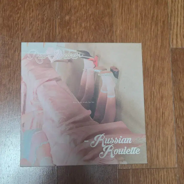 [BUNJANG] Red Velvet The Red / Russian Roulette Albums (Photocards NOT Included) / 레드벨벳 앨범 2종 판매 (The Red / Russian Roulette) 포카X