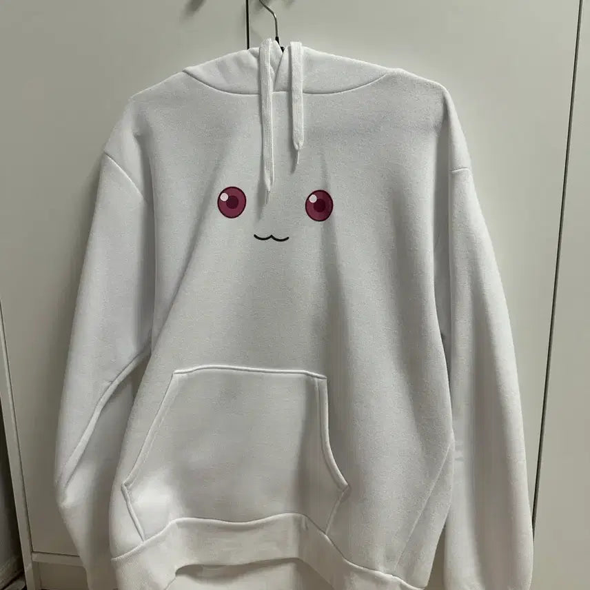 [BUNJANG] Puella Magi Madoka Magica Kyubey Hoodie with Acrylic Keychain / 마법소녀 마도카 마기카 큐베 후드티