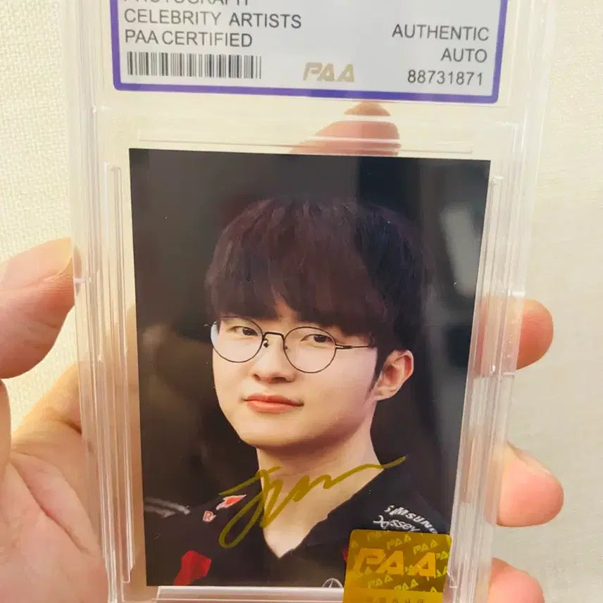[BUNJANG] Faker Lee Sang-hyeok Autographed Photocard with PAA Certified Case / 페이커 이상혁 친필 싸인 포토카드  | PAA 인증 케이스 포함 | 소장용 최상급