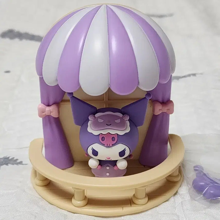 [BUNJANG] Sanrio Kuromi Terrace Mood Lamp Refrigerator Magnet Figure / 쿠로미 테라스 무드등 냉장고 자석 산리오 피규어