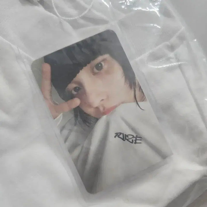 [BUNJANG] RIIZE Wonbin Valentine Long Sleeve Photocard Sealed / 라이즈 원빈 포카 발렌타인 롱슬리브 미개봉 양도