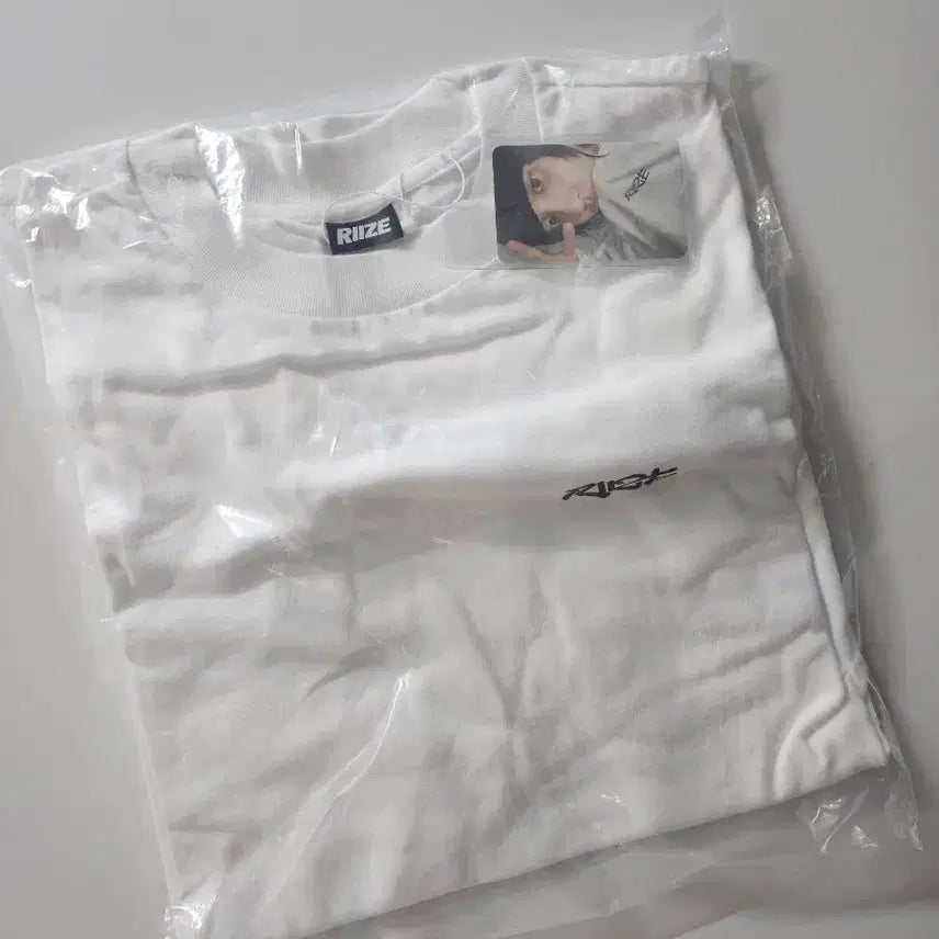 [BUNJANG] RIIZE Wonbin Valentine Long Sleeve Photocard Sealed / 라이즈 원빈 포카 발렌타인 롱슬리브 미개봉 양도