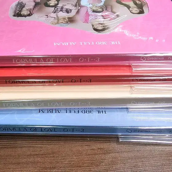 [BUNJANG] TWICE Formula of Love: O+T=<3 3rd Album 4-Set Bundle / 트와이스 3집 4종세트, formula of love
