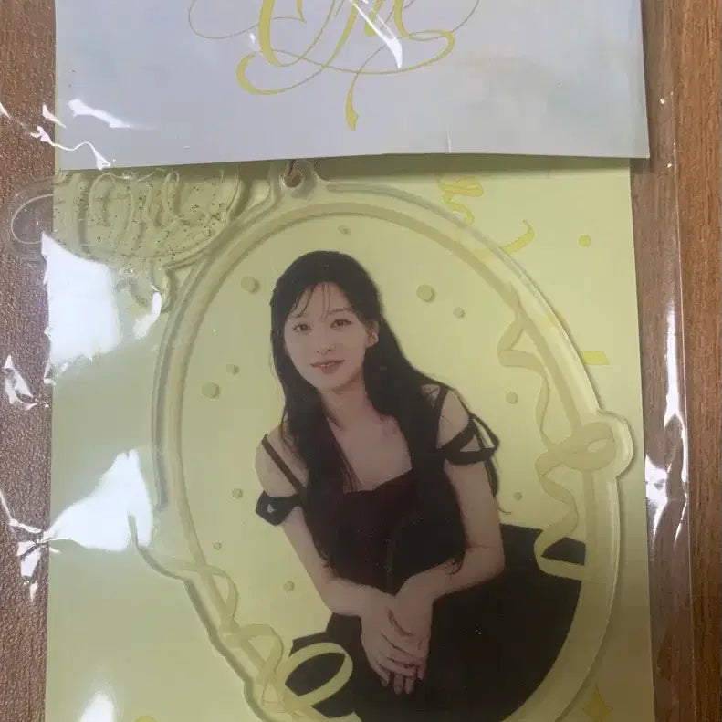 [BUNJANG] Kim Jiwon Be My One Acrylic Keyring / 김지원) Be my one 아크릴키링