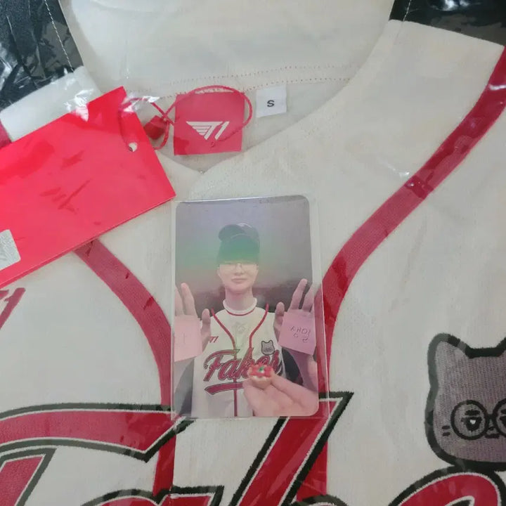 [BUNJANG] T1 Faker Birthday Baseball Jersey (Photocard Included) / T1 티원 페이커 생일 야구 유니폼 (포토 카드 포함) / Faker