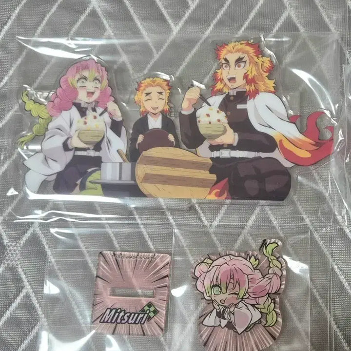 [BUNJANG] Demon Slayer Kyojuro Rengoku Mitsuri Web Lottery D Prize + Mitsuri Acrylic Stand Bundle / 귀멸의칼날 렌고쿠 미츠리 웹쿠지 d상 + 미츠리 아크릴 일괄