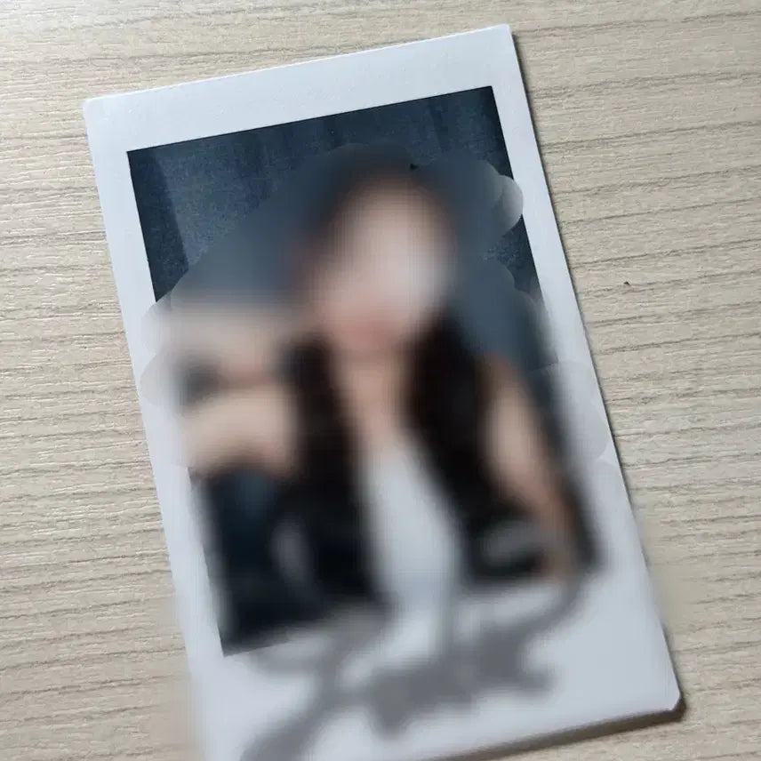 [BUNJANG] KISS OF LIFE Julie Signed Polaroids / 키스오브라이프 쥴리 싸인폴라 사인폴라 양도 키오프