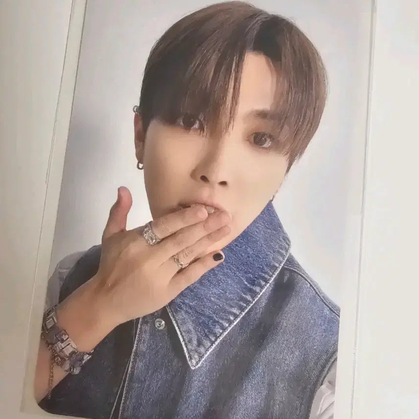[BUNJANG] ATEEZ Hongjoong CGV Lucky Draw Photocard / 에이티즈 cgv 특전 홍중 포토카드 포카 ateez 라이트더웨이