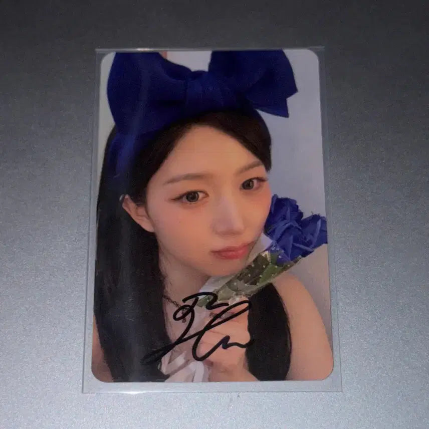 [SOLD OUT] [BUNJANG] NMIXX Haewon Blue Rose Applemint Signed Photocard (POB) / 엔믹스 해원 파란장미 앺뮤 싸포 싸인특전포카 양도판매급차