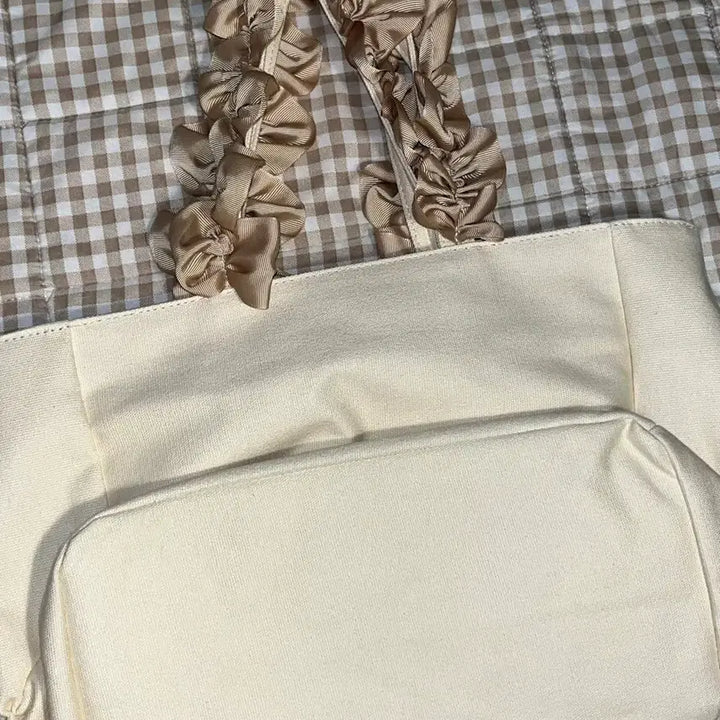 [BUNJANG] Jacamart Hand Frill A4 Beige Ita Bag / 자카마트 핸드프릴 a4 베이지 이타백 양도 판매