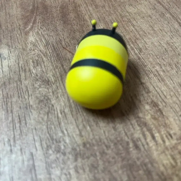 [BUNJANG] Crayon Shin-chan Bee Figure / 짱구 꿀벌 피규어