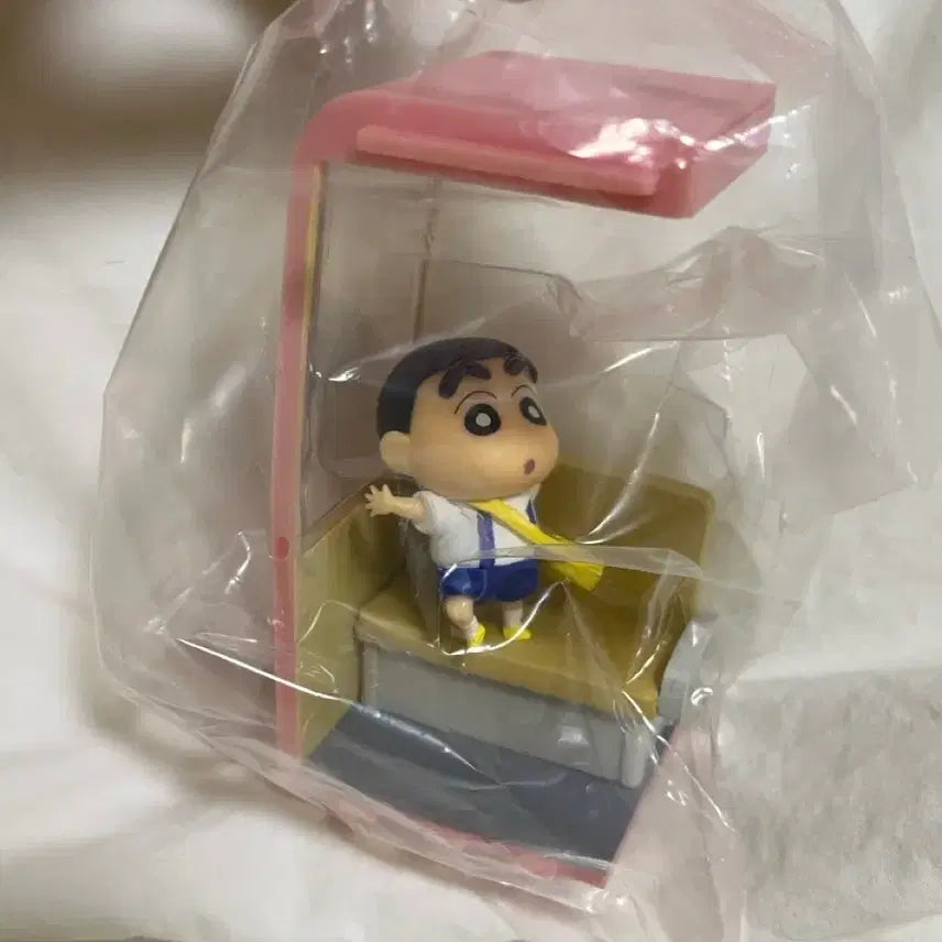 [BUNJANG] Crayon Shin-chan Bus Figure (Sealed) / (미개봉) 짱구 버스 피규어