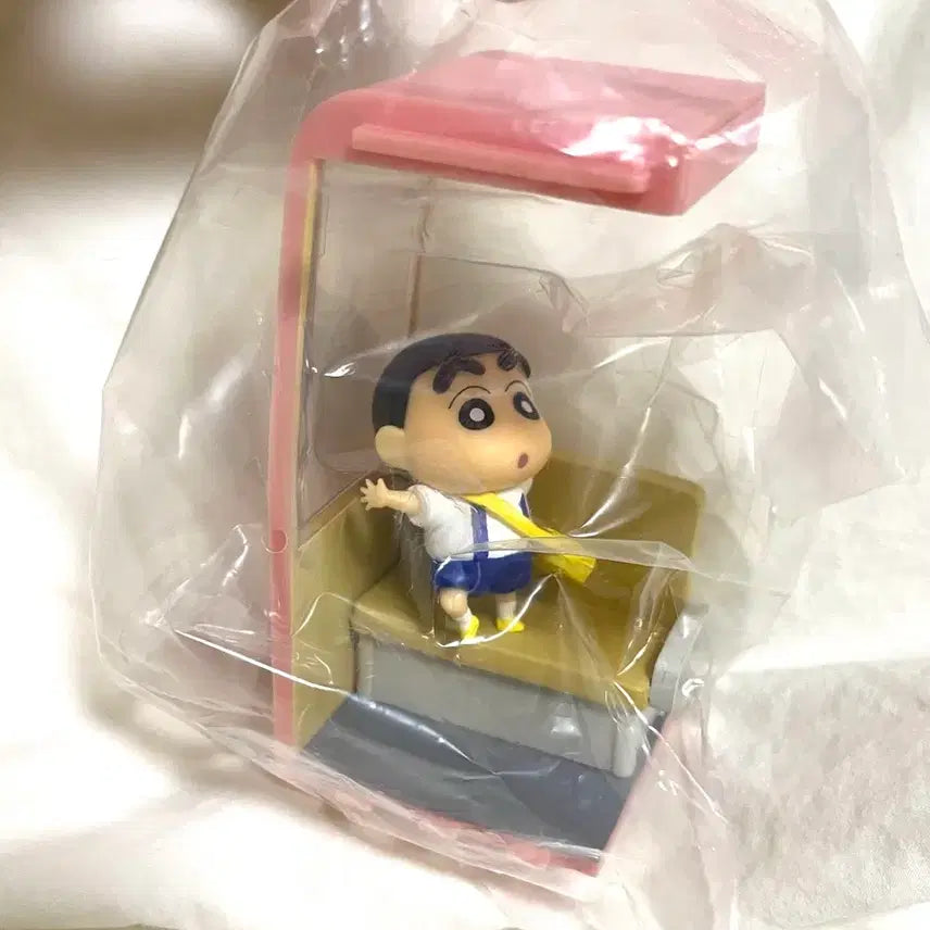 [BUNJANG] Crayon Shin-chan Bus Figure (Sealed) / (미개봉) 짱구 버스 피규어
