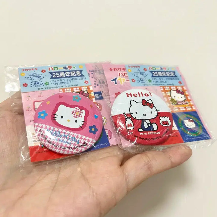 [BUNJANG] Sanrio Hello Kitty 25th Anniversary Badge Bundle Set (1999, Sealed) / 미개봉)1999년 키티 25주년 뱃지 일괄