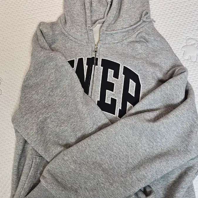 [BUNJANG] QWER Hoodie Zip-Up Size M / QWER 후드집업 사이즈M