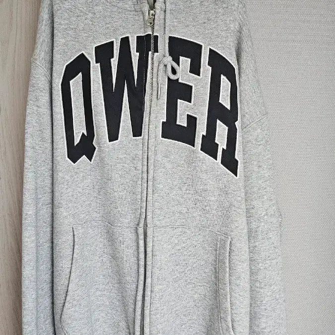 [BUNJANG] QWER Hoodie Zip-Up Size M / QWER 후드집업 사이즈M