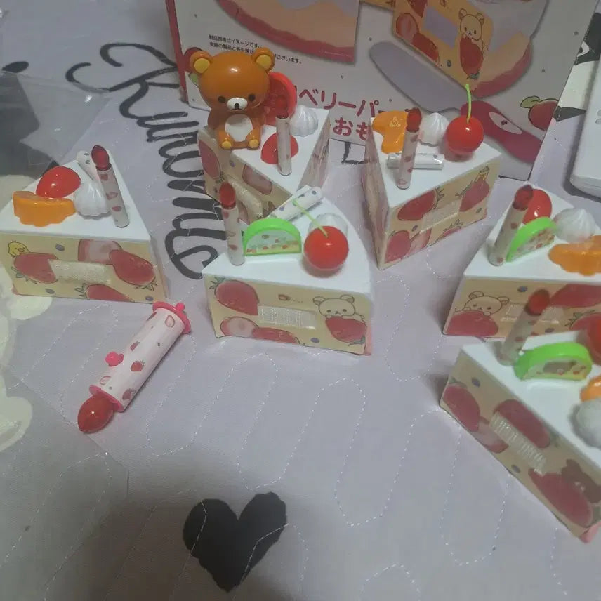 [BUNJANG] San-X Rilakkuma 2018 Birthday Cake Working Toy / 2018년 고전 리락쿠마 생일케익(작동o)
