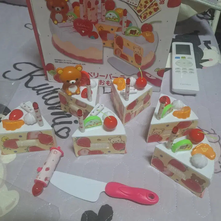 [BUNJANG] San-X Rilakkuma 2018 Birthday Cake Working Toy / 2018년 고전 리락쿠마 생일케익(작동o)