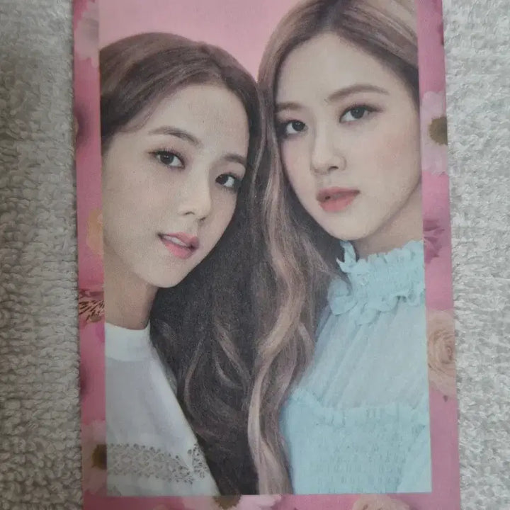 [BUNJANG] BLACKPINK Jisoo Rosé KISSME Photocard 2 Types Set / 블랙핑크 지수 로제 키스미(KISSME) 포토카드 2종 세트