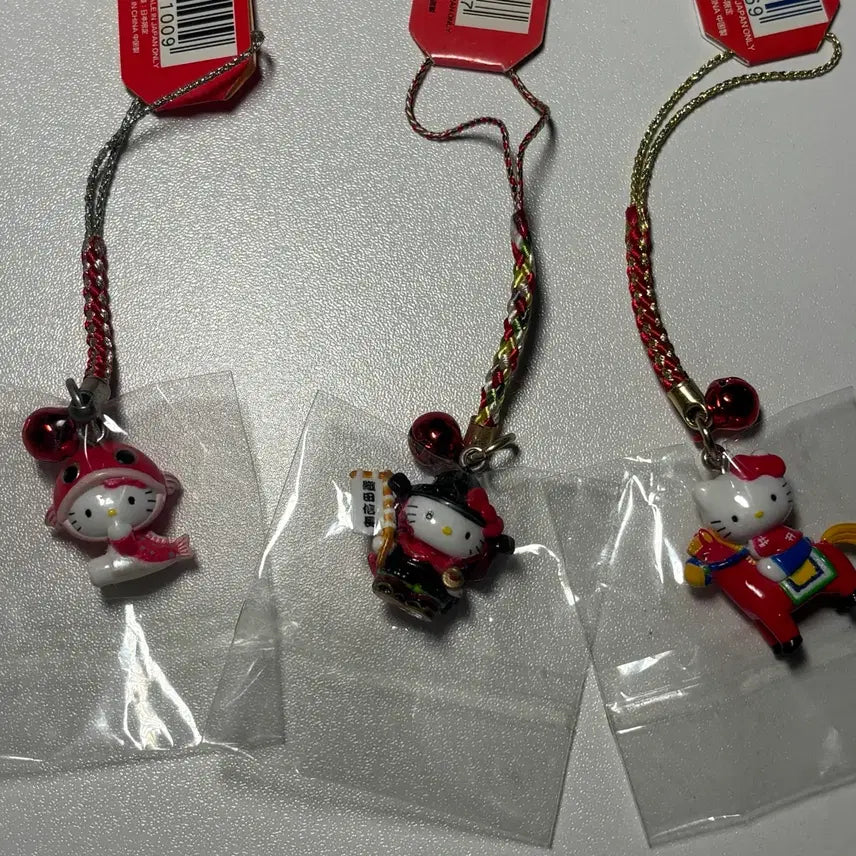 [BUNJANG] Classic Kitty Strap Bundle Set / 고전 키티스트랩 일괄 양도