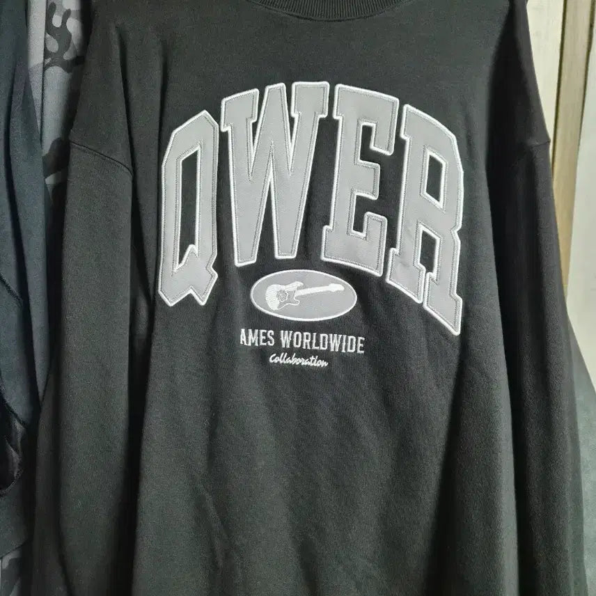 [BUNJANG] QWER x AMES Collaboration Sweatshirt Black / qwer ames콜라보 맨투맨