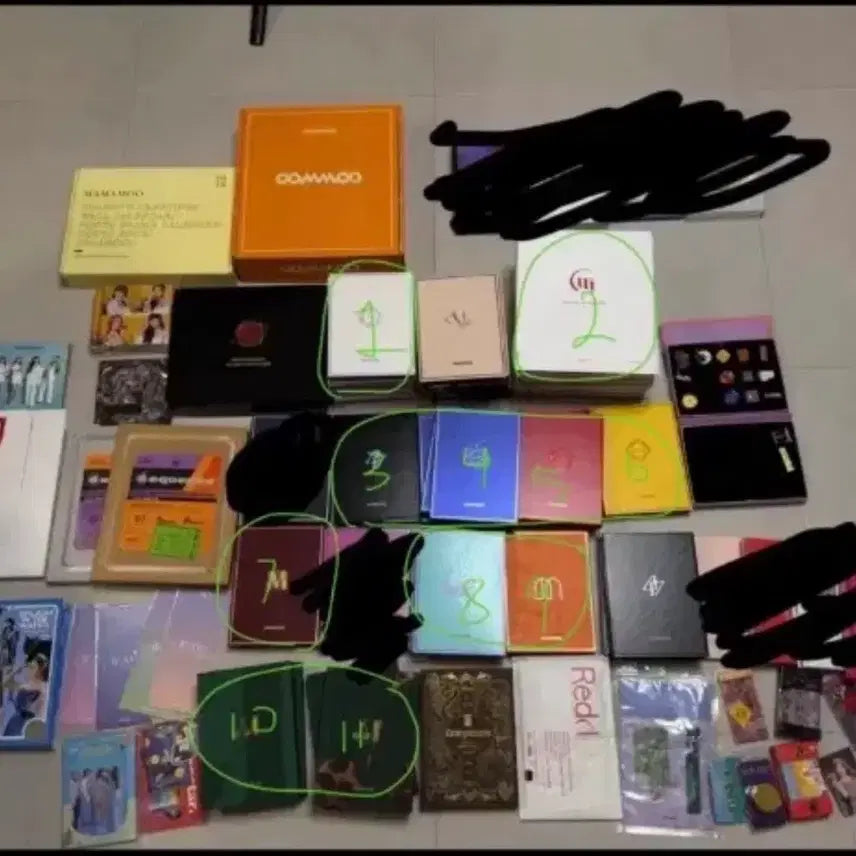 [BUNJANG] OH MY GIRL Album &amp; Merchandise Bundle Set / 오마이걸 앨범 및 굿즈 둥등