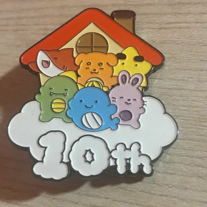 [BUNJANG] Pixelí 10th Anniversary Metal Badge / 픽셀리 10주년 금속 뱃지 판매합니다!