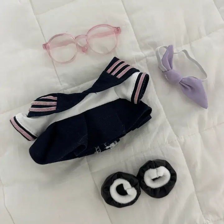 [BUNJANG] 20cm Doll Clothes Set: Glasses, School Uniform Dress, Shoes, and Ribbon / 20cm 인형옷 안경 + 교복 원피스 + 신발 + 리본 세트