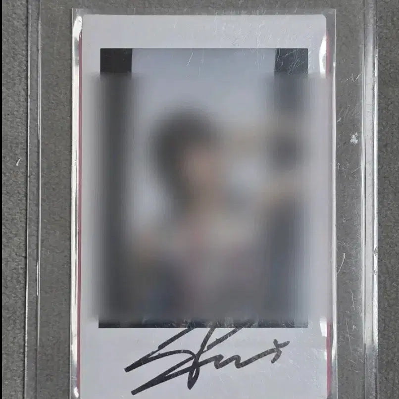 [BUNJANG] XLOV Louie Signed Polaroids + Photocard / XLOV 루이 싸인폴라+포카 (260620)