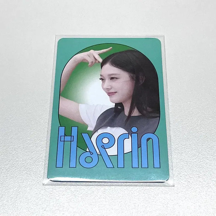 [BUNJANG] NewJeans Haerin Taiwan Big Issue Magazine POB Photocard / 뉴진스 해린 대만 빅이슈 잡지 미공포 포카 포토카드