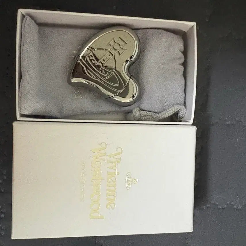 [BUNJANG] Vivienne Westwood Heart Silver Lighter / 비비안웨스트우드 하트 실버 라이터