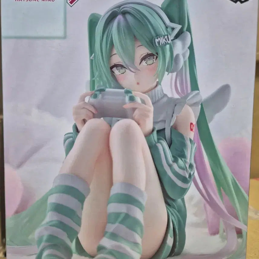 [BUNJANG] Hatsune Miku Holiday Memories Game Figure (Sealed) / 미개봉)) 하츠네 미쿠 홀리데이 메모리즈 게임 피규어
