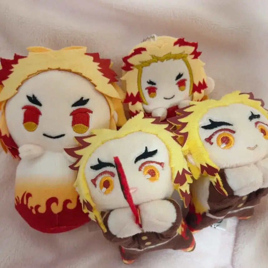 [BUNJANG] Kyojuro Rengoku Hug Character Plush Set / 일괄 렌고쿠 표코누이 아이스누이 허그캬라2종