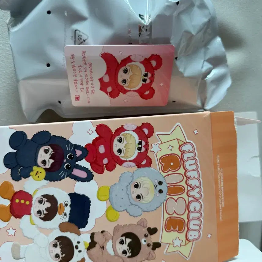 [BUNJANG] Pop Mart Lizzi Fluffy Club Series Sealed / 반택비포함가 팝마트 리즈코 미개봉