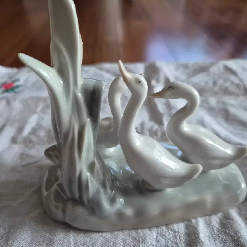 [BUNJANG] Yadro NAO Porcelain Swan Ornament (Set of 3) / 야드로 나오 백자 백조 장식품 3마리