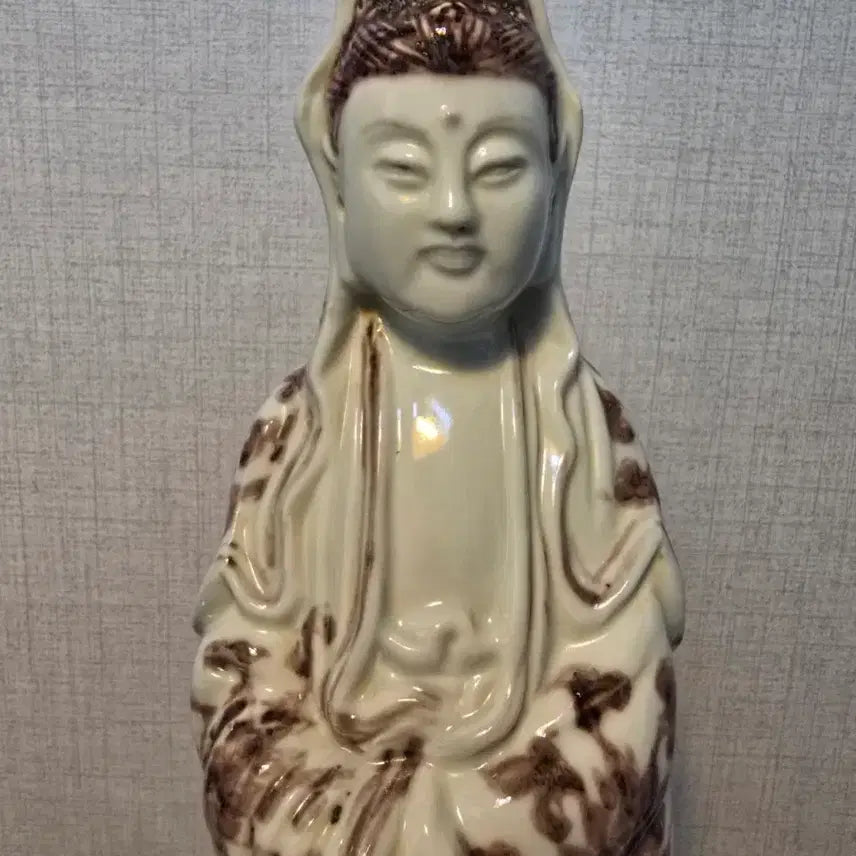 [BUNJANG] Chinese Porcelain Guanyin Statue - White Porcelain with Underglaze Red Lotus Pedestal, 38.5cm / [중국 도자기 불상] 백자 유리홍 연화좌 관세음보살 입상 - 38cm