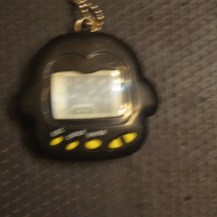 [BUNJANG] Vintage Mini Game Console Keychain / 빈티지게임기 키링 열쇠고리 미니게임 빈티지데코악세사리 인테리어소품 빈티지소품UU