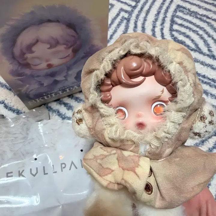 [BUNJANG] Pop Mart Skullpanda Garden of Light Series Amber / 팝마트 스컬판다 빛의정원 시리즈 앰버