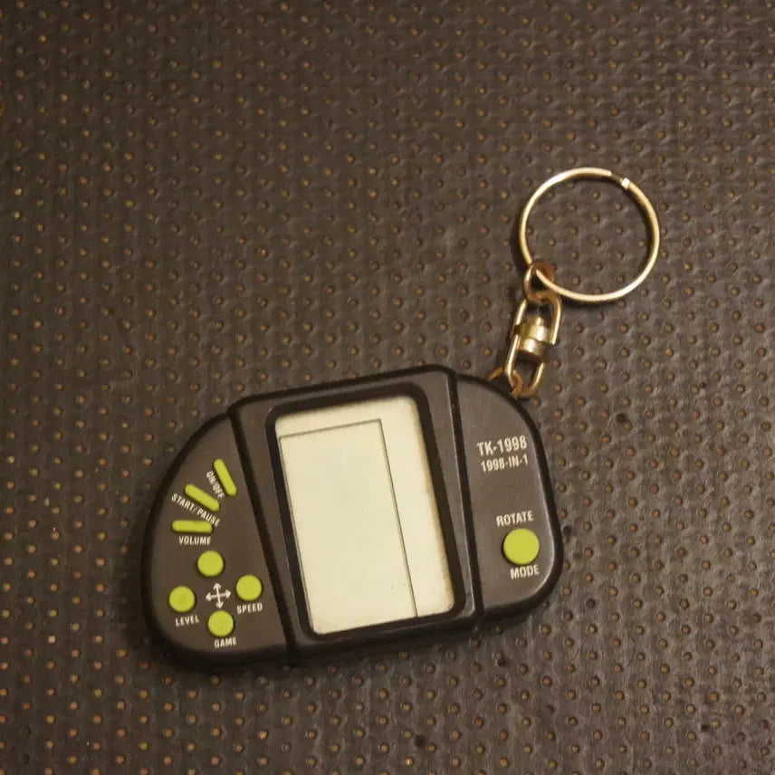 [BUNJANG] Vintage Game Console Mini Keychain / 빈티지게임기 키링 열쇠고리 미니게임 빈티지데코악세사리 인테리어소품 빈티지소품UU