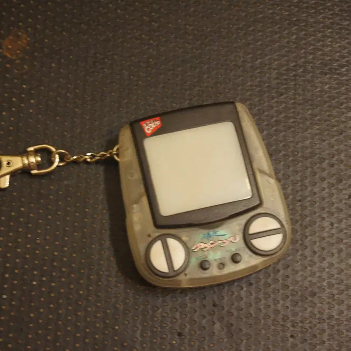 [BUNJANG] Vintage Game Console Keychain Mini Game Accessory / 빈티지게임기 키링 열쇠고리 미니게임 빈티지데코악세사리 인테리어소품 빈티지소품UU