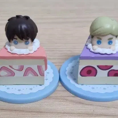 [BUNJANG] Attack on Titan Puchibass Capsule Toy Set (Eren, Mikasa, Levi, Erwin) / 진격의 거인 푸치바스 캡슐 케이크 가챠 4종 세트 에렌 미카사 리바이 엘빈 진격거
