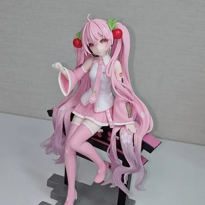 [BUNJANG] Vocaloid Hatsune Miku Sakura Miku Lantern Figure / 보컬로이드 하츠네 미쿠 사쿠라 벚꽃 미쿠 연등 피규어 미소녀