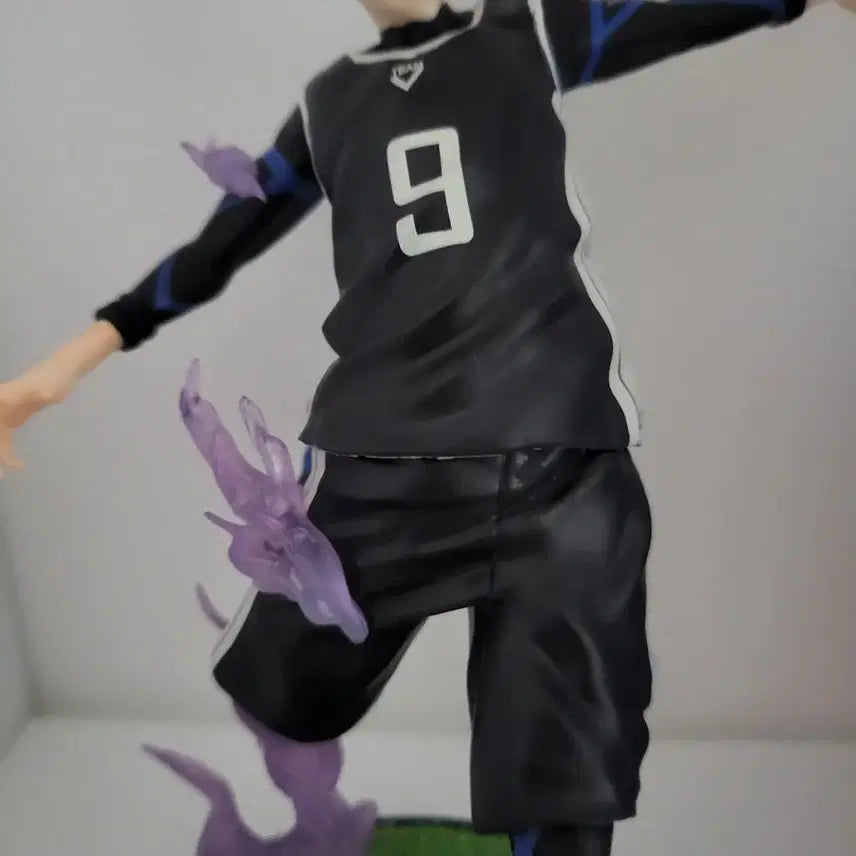 [BUNJANG] Blue Lock Mikage Reo Ichiban Kuji D Prize Figure (Opened) / 블루록 미카게 레오 제일복권 이치방쿠지 d상 피규어 개봉