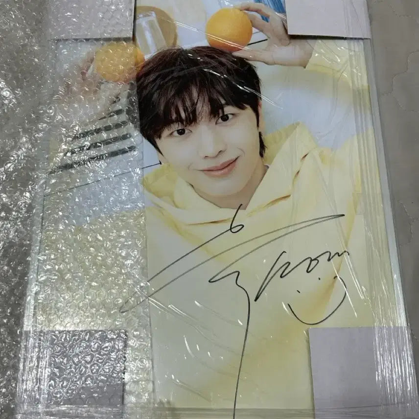 [BUNJANG] BTOB Yook Sung Jae Fan Meeting MD Frame (Signed Limited Edition) / 비투비 육성재 팬미팅MD 액자 (친필싸인 한정판)