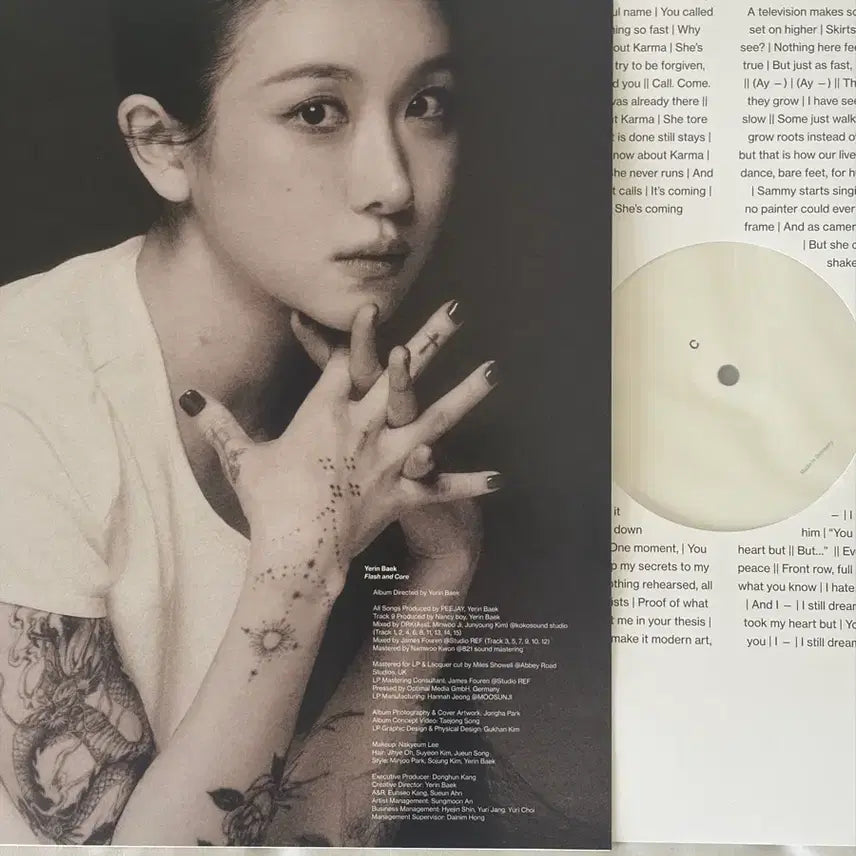 [BUNJANG] Yerin Baek Flash and Core LP (Sealed) / 배송가능 백예린 Flash and Core lp 미개봉