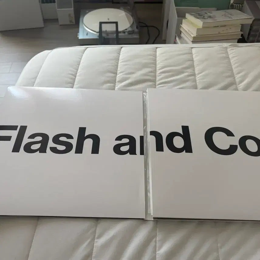 [BUNJANG] Yerin Baek Flash and Core LP (Sealed) / 배송가능 백예린 Flash and Core lp 미개봉