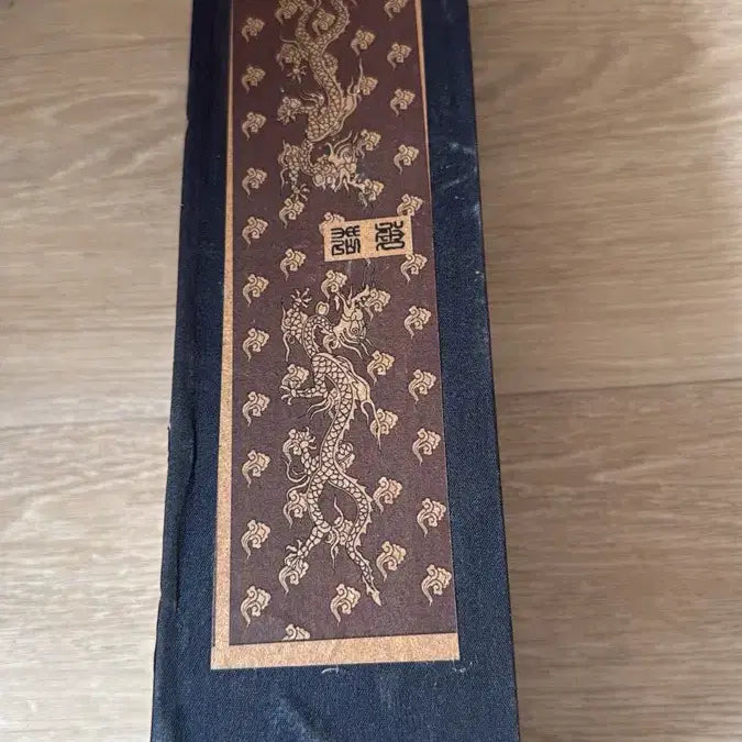 [BUNJANG] Qing Dynasty Style Replica Scroll Set with Sealed Box / 청나라 양식 밀봉 상자 포함 중국 서화 두루마리 세트 복제품