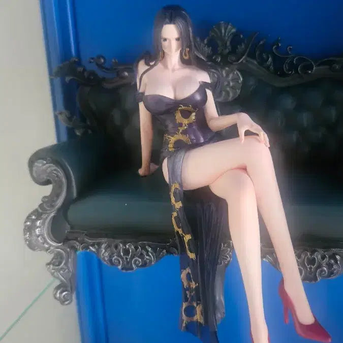 [BUNJANG] IU Studio Boa Hancock Resin Statue / IU studio 원피스 보아 행콕 레진