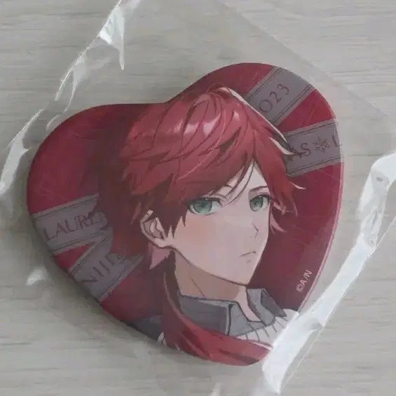 [BUNJANG] Nijisanji Lauren Iroas Heart Can Badge / 니지산지 로렌 이로아스 하트 캔뱃지